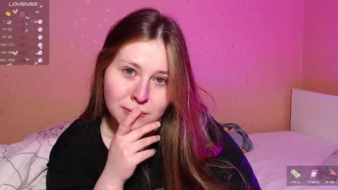 Snapshot of victoriassecrets_ chatting on 03-03-25, 06:44 victoriassecrets_ online show from 03-03-25, 06:44