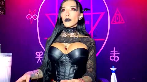 Victoria Vampire online show from 10-05-25, 07:50