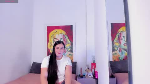 Snapshot of victoriia_munoz chatting on 06-19-26, 03:27 victoria online show from 06-19-26, 03:27