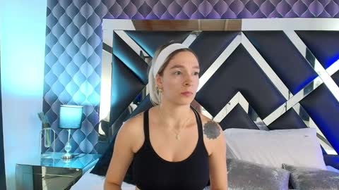 victtoria lee online show from 02-25-25, 01:20