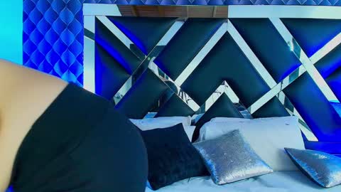 victtoria lee online show from 02-26-25, 08:22