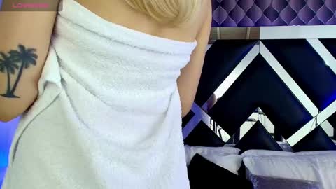 victtoria lee online show from 03-01-25, 11:15