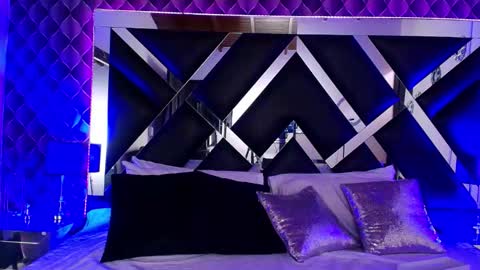 victtoria lee online show from 10-14-25, 09:26