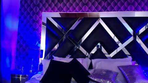 victtoria lee online show from 10-18-25, 08:31