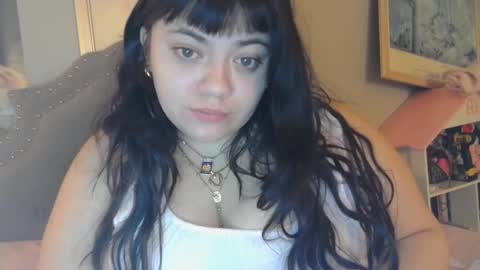 Snapshot of viennavisabelle chatting on 11-22-25, 05:28 viennavisabelle online show from 11-22-25, 05:28