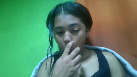 Snapshot of vierge28430 chatting on 06-15-26, 01:52 vierge28430 online show from 06-15-26, 01:52