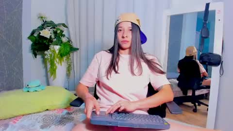 Snapshot of viictoriiasaenz chatting on 04-24-26, 04:59 viictoriiasaenz online show from 04-24-26, 04:59