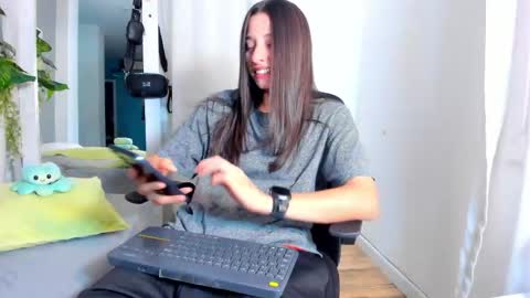 Snapshot of viictoriiasaenz chatting on 04-28-26, 05:12 viictoriiasaenz online show from 04-28-26, 05:12