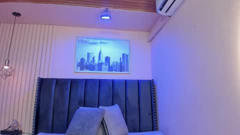 Viiolett online show from 10-23-25, 07:56