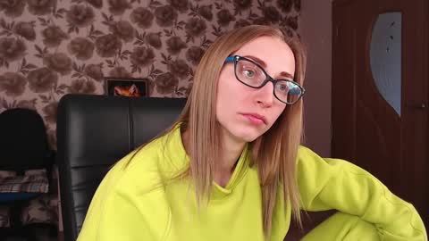 Snapshot of vikaericka chatting on 02-09-25, 11:14 Vika online show from 02-09-25, 11:14