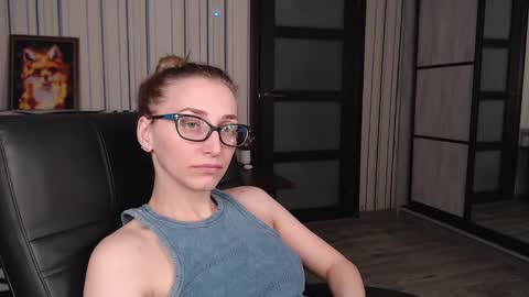 Snapshot of vikaericka chatting on 03-09-25, 11:35 Vika online show from 03-09-25, 11:35