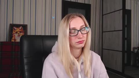 Snapshot of vikaericka chatting on 09-12-25, 05:07 Vika online show from 09-12-25, 05:07