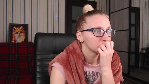 Snapshot of vikaericka chatting on 10-01-25, 02:17 Vika online show from 10-01-25, 02:17