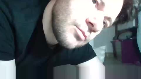 Snapshot of vikbika2 chatting on 01-12-25, 08:36 Tom reunz online show from 01-12-25, 08:36