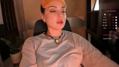 Snapshot of vikibellson chatting on 09-12-25, 06:30 Viki Bellson online show from 09-12-25, 06:30