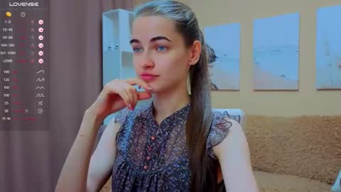 Snapshot of vikiberry chatting on 09-13-25, 10:37 vikiberry online show from 09-13-25, 10:37