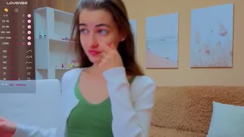 Snapshot of vikiberry chatting on 10-03-25, 10:01 vikiberry online show from 10-03-25, 10:01