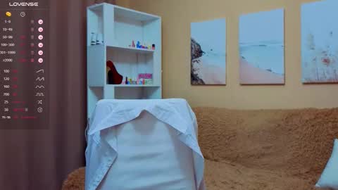 Snapshot of vikiberry chatting on 10-19-25, 04:13 vikiberry online show from 10-19-25, 04:13