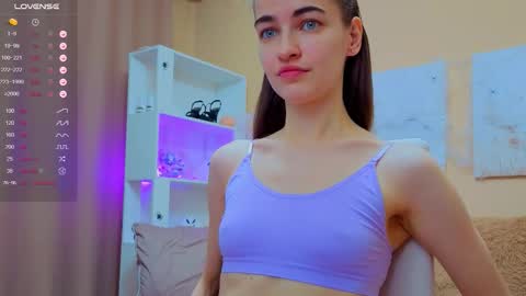 Snapshot of vikiberry chatting on 11-28-25, 05:21 vikiberry online show from 11-28-25, 05:21