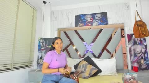 Snapshot of vikitomson chatting on 01-08-25, 12:58 vikiTomson online show from 01-08-25, 12:58