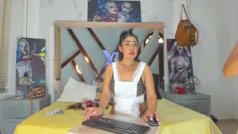 Snapshot of vikitomson chatting on 01-09-25, 04:28 vikiTomson online show from 01-09-25, 04:28