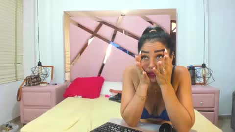 Snapshot of vikitomson chatting on 02-06-25, 05:19 vikiTomson online show from 02-06-25, 05:19