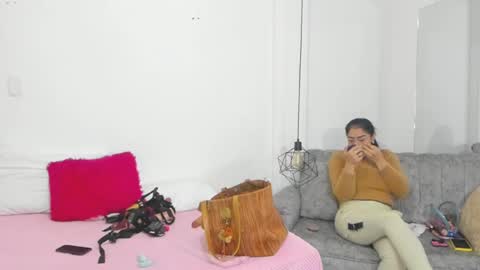 vikiTomson online show from 02-20-25, 12:36