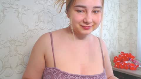 Snapshot of vikiwaitingforyou chatting on 06-28-26, 10:10 Vitoria online show from 06-28-26, 10:10