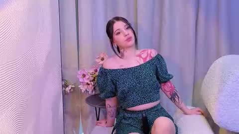 Snapshot of vikiwild chatting on 02-27-26, 10:37 Daria online show from 02-27-26, 10:37