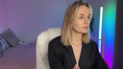 Vikky online show from 05-13-26, 12:41