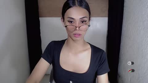 vikkylustfull online show from 02-14-25, 03:54