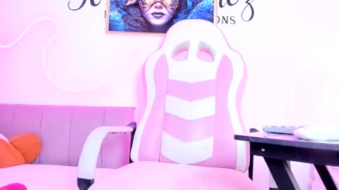 victoria online show from 05-26-26, 03:08