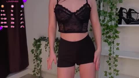 Snapshot of viksinite chatting on 03-03-26, 07:31 Vixi online show from 03-03-26, 07:31