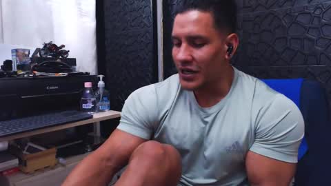 Viktor Herrera online show from 09-12-25, 04:18