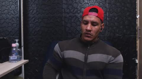 Viktor Herrera online show from 10-13-25, 01:27