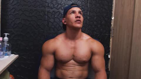 Viktor Herrera online show from 11-08-25, 06:07