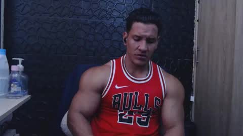 Viktor Herrera online show from 01-16-26, 01:37