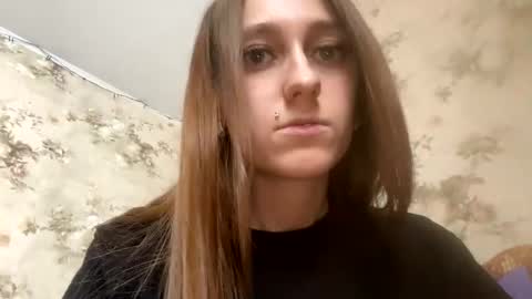 Snapshot of viktoria9898 chatting on 12-23-24, 10:21 Sweett online show from 12-23-24, 10:21