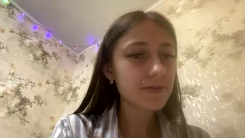Snapshot of viktoria9898 chatting on 03-08-25, 01:50 Sweett online show from 03-08-25, 01:50