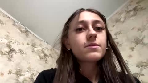 Snapshot of viktoria9898 chatting on 03-12-25, 10:48 Sweett online show from 03-12-25, 10:48