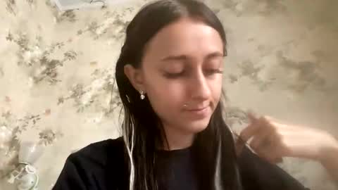 Snapshot of viktoria9898 chatting on 09-29-25, 11:15 Sweett online show from 09-29-25, 11:15