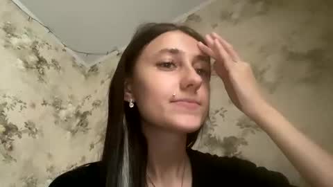 Snapshot of viktoria9898 chatting on 10-14-25, 11:55 Sweett online show from 10-14-25, 11:55