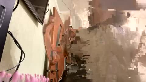 Snapshot of viktoria9898 chatting on 12-17-25, 12:22 Sweett online show from 12-17-25, 12:22