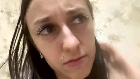 Snapshot of viktoria9898 chatting on 02-18-26, 11:44 Sweett online show from 02-18-26, 11:44