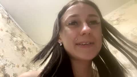 Snapshot of viktoria9898 chatting on 03-01-26, 12:34 Sweett online show from 03-01-26, 12:34