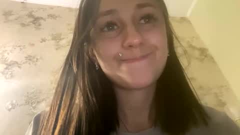 Snapshot of viktoria9898 chatting on 03-03-26, 01:34 Sweett online show from 03-03-26, 01:34