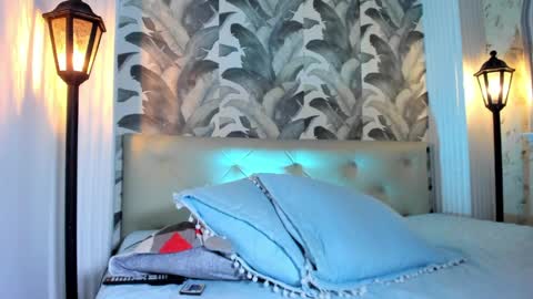 Viktoria online show from 04-12-26, 12:15
