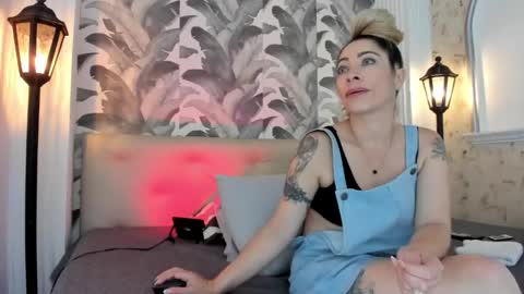 Viktoria online show from 04-21-26, 02:51