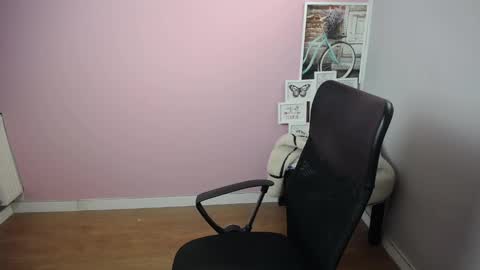 Snapshot of viktoria_lovely chatting on 02-11-25, 12:48 viktoria_lovely online show from 02-11-25, 12:48