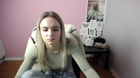 Snapshot of viktoria_lovely chatting on 02-26-25, 11:20 viktoria_lovely online show from 02-26-25, 11:20